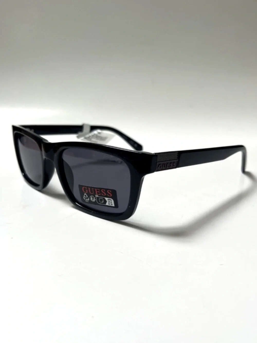 NWT GUESS Square Sunglasses Black Classic Red Logo GO00113 Glossy Acetate